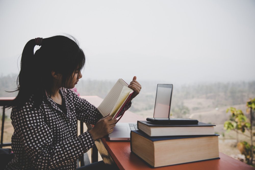 Your Topics | Multiple Stories: Explore Discover & Engage